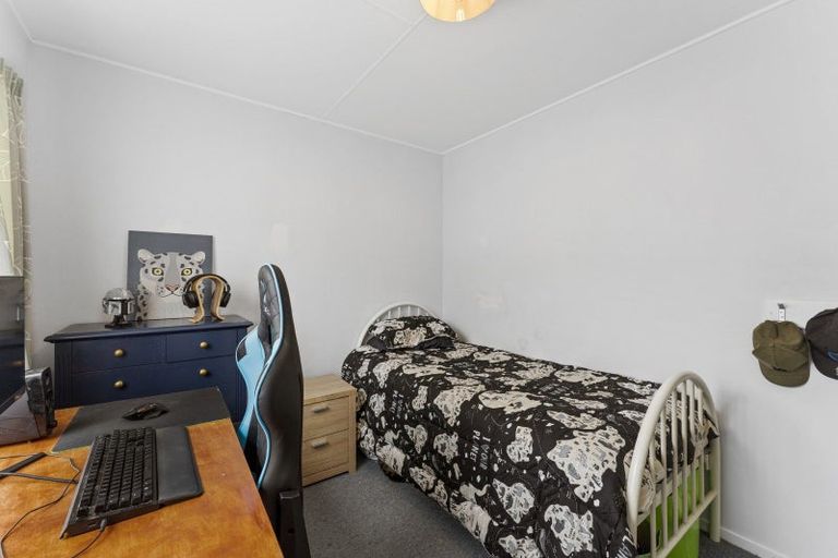 Photo of property in 19 Hill Grove, Naenae, Lower Hutt, 5011