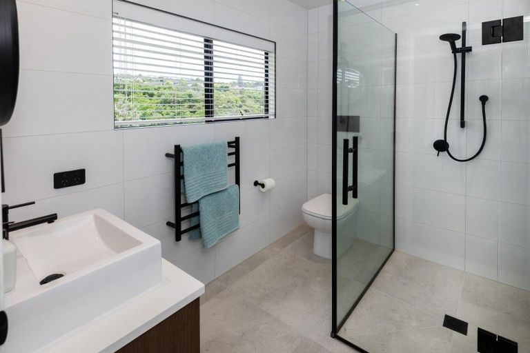 Photo of property in 26 Estuary Views, Shelly Park, Auckland, 2014