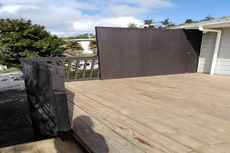 Photo of property in 11 Arde Place, Massey, Auckland, 0614