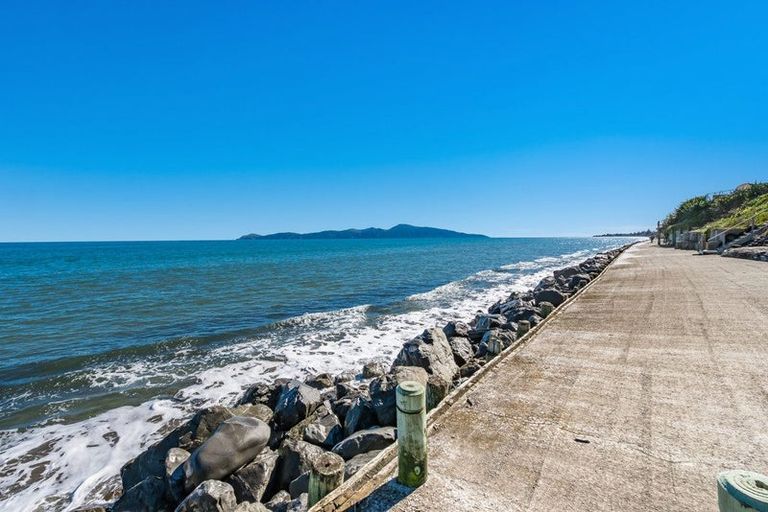 Photo of property in 1a Whareroa Road, Raumati South, Paraparaumu, 5032