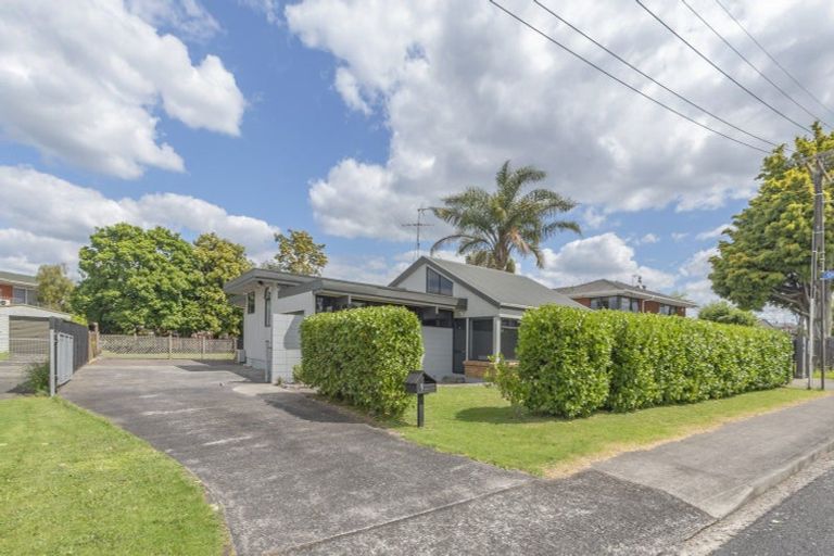 Photo of property in 9 Halberg Street, Papakura, 2110