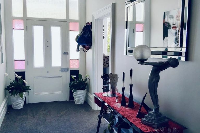 Photo of property in 25 Rhodes Street, Waimate, 7924