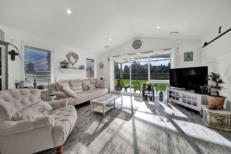 Photo of property in 2 Mercade Close, Stratford, 4332