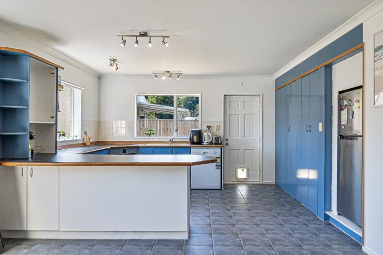 Photo of property in 3 Ipswich Grove, Wainuiomata, Lower Hutt, 5014