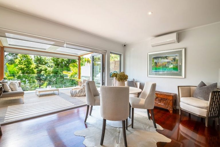 Photo of property in 14 Oscar Road, Greenhithe, Auckland, 0632