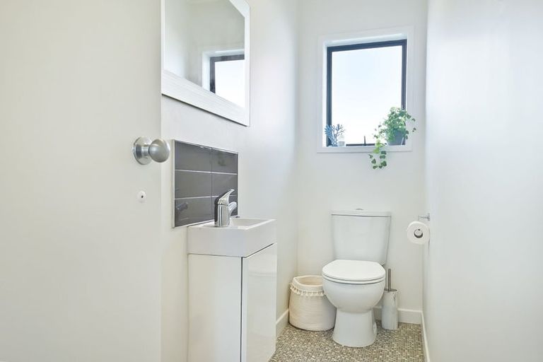 Photo of property in 2/403 Hibiscus Coast Highway, Orewa, 0931
