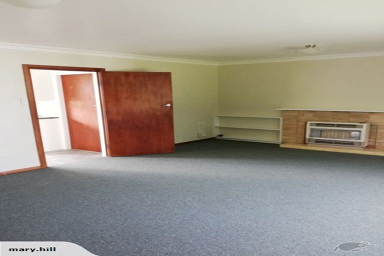 Photo of property in 75 Pahiatua Street, Hokowhitu, Palmerston North, 4410