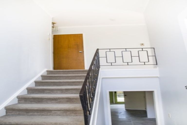 Photo of property in 1/31a Seaview Road, Glenfield, Auckland, 0629