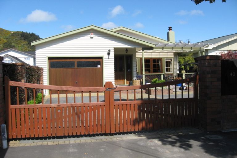 Photo of property in 42b Saint Ronans Avenue, Waterloo, Lower Hutt, 5011