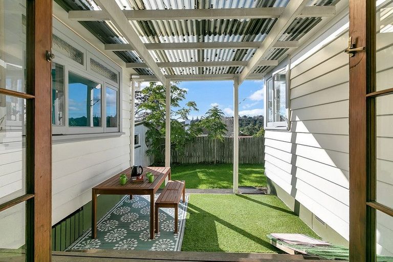 Photo of property in 1/55 Salisbury Road, Birkdale, Auckland, 0626