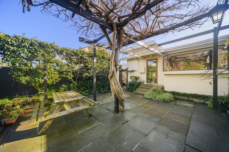Photo of property in 114 Buick Crescent, Awapuni, Palmerston North, 4412