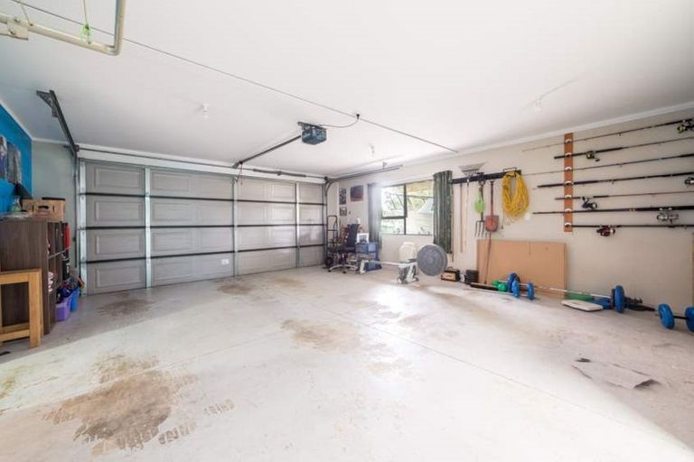 Photo of property in 34f Forest Hill Road, Henderson, Auckland, 0612