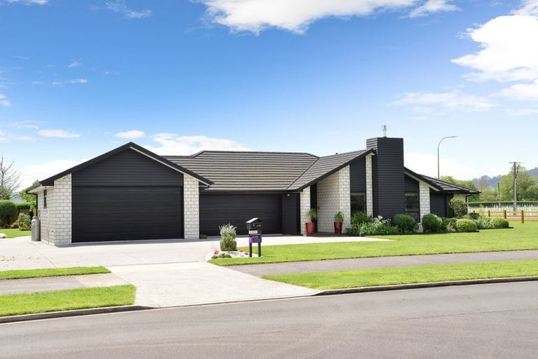 Photo of property in 2 Alan Livingston Drive, Cambridge, 3434