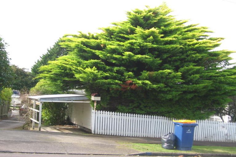 Photo of property in 1/12 Claridge Street, Glen Eden, Auckland, 0602