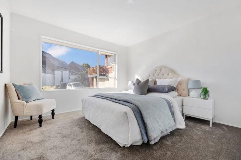 Photo of property in 1/27 Shanaway Rise, Hillcrest, Auckland, 0627