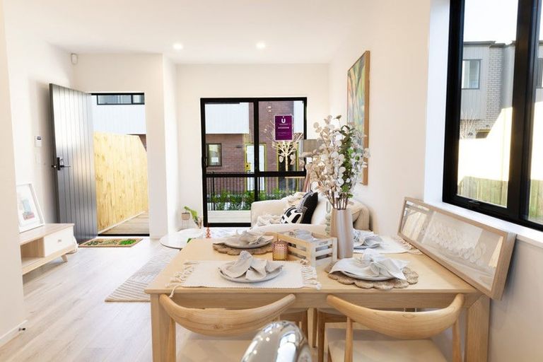 Photo of property in 17 Paetai Lane, Te Atatu Peninsula, 0610