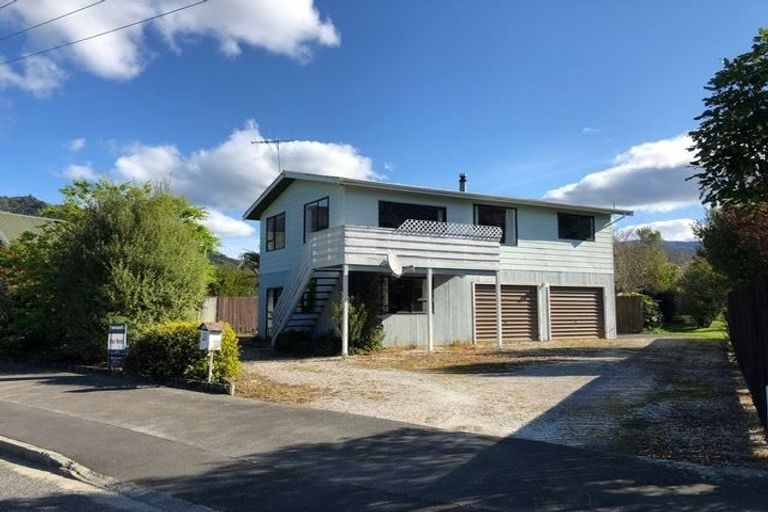 Photo of property in 10 Huia Street, Waikawa, Picton, 7220
