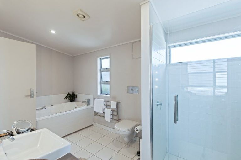 Photo of property in Fitzroy Beach Holiday Park, 1a Beach Street, Fitzroy, New Plymouth, 4312