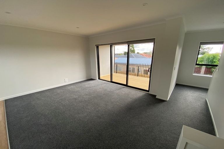 Photo of property in 6/5 Peachgrove Road, Te Atatu Peninsula, Auckland, 0610