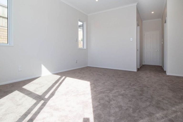 Photo of property in 8 Franheim Crescent, Orewa, 0931
