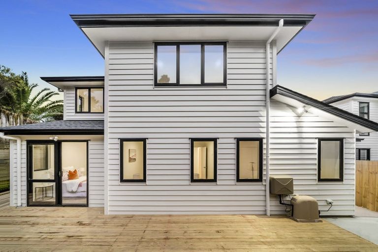 Photo of property in 11 Tawapou Close, Massey, 0614
