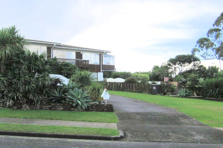 Photo of property in 2/1 Gulf Crest, Bucklands Beach, Auckland, 2012