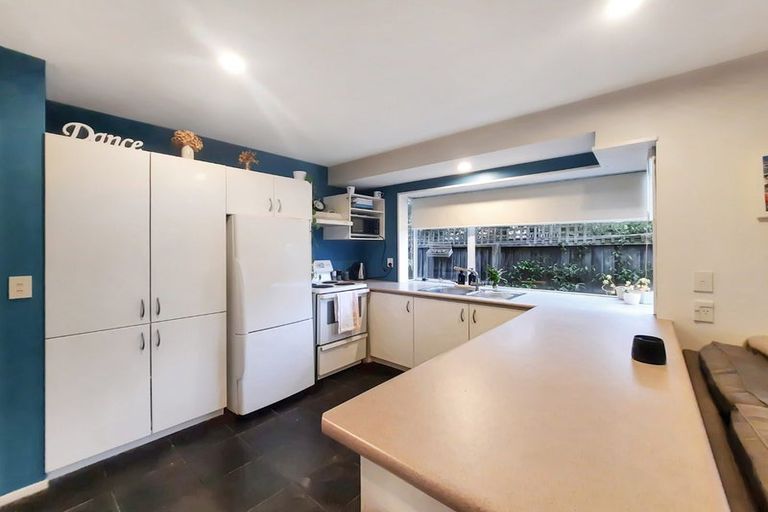 Photo of property in 24 Coles Place, St Albans, Christchurch, 8014