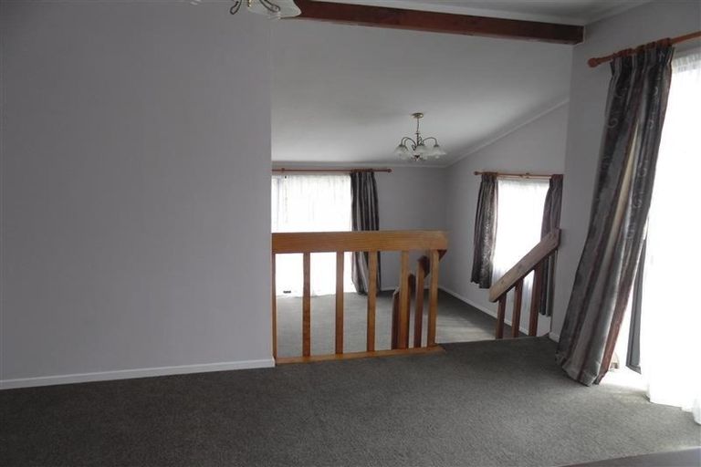 Photo of property in 28 Pahi Place, West Harbour, Auckland, 0618