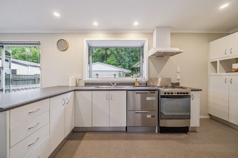 Photo of property in 44 Waipounamu Drive, Kelson, Lower Hutt, 5010