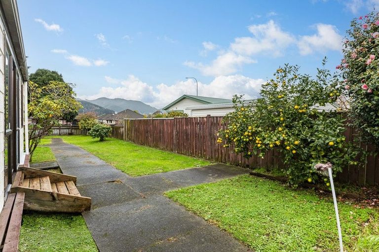 Photo of property in 59 Arawhata Road, Paraparaumu, 5032