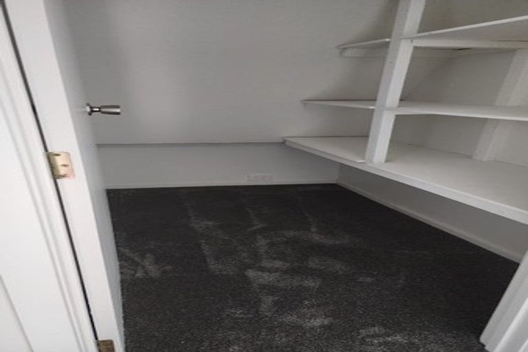 Photo of property in 68 Boord Crescent, Kumeu, 0891