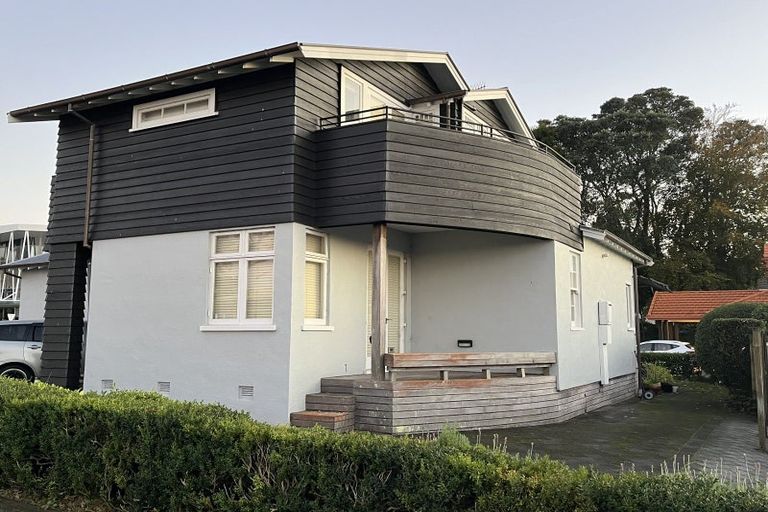 Photo of property in 204a Devonport Road, Tauranga, 3110