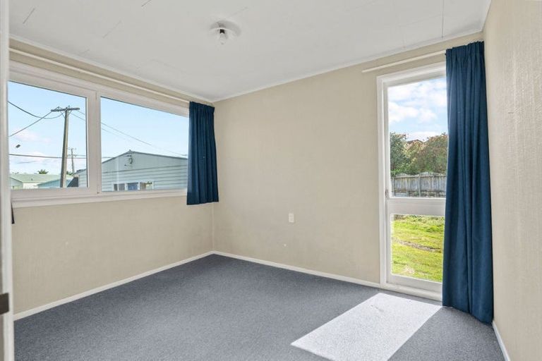 Photo of property in 52 One Tree Point Road, One Tree Point, 0118