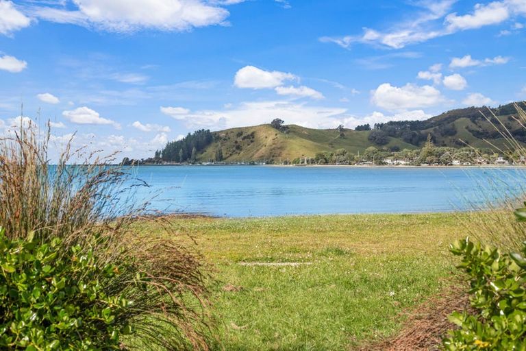 Photo of property in 1 Lamont Place, Waikanae, 5036