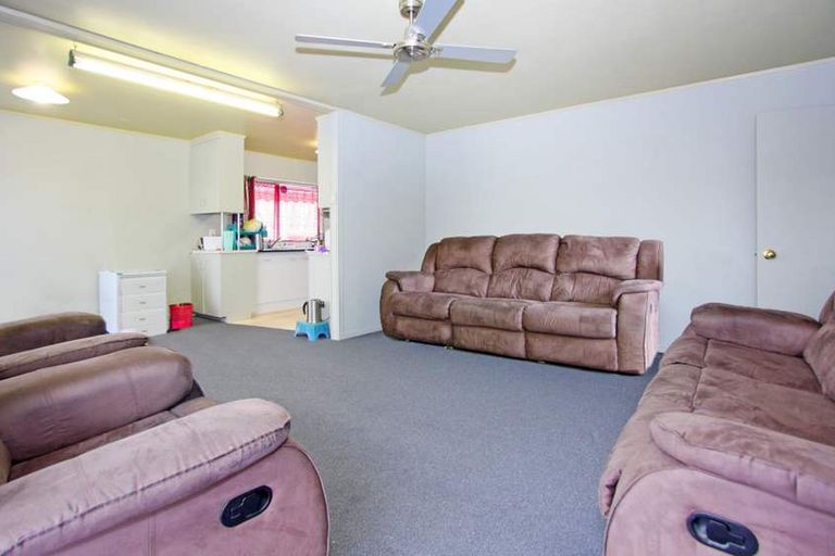 Photo of property in 3 Carter Place, Manurewa, Auckland, 2102