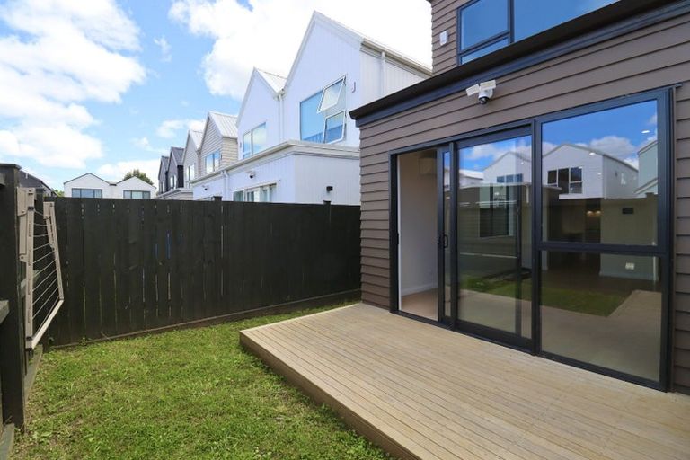 Photo of property in 18 Yellow Pear Lane, Karaka, Papakura, 2113
