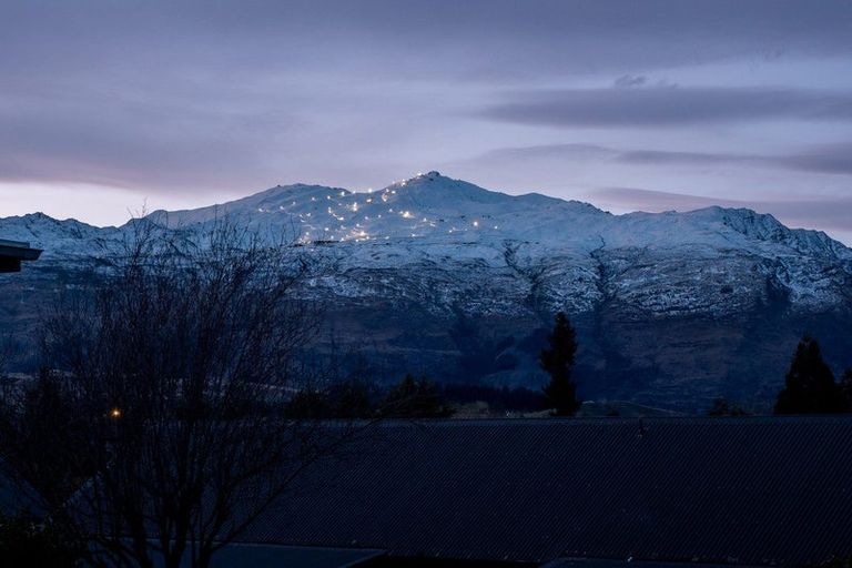 Photo of property in 1 Wellswood Way, Lower Shotover, Queenstown, 9371