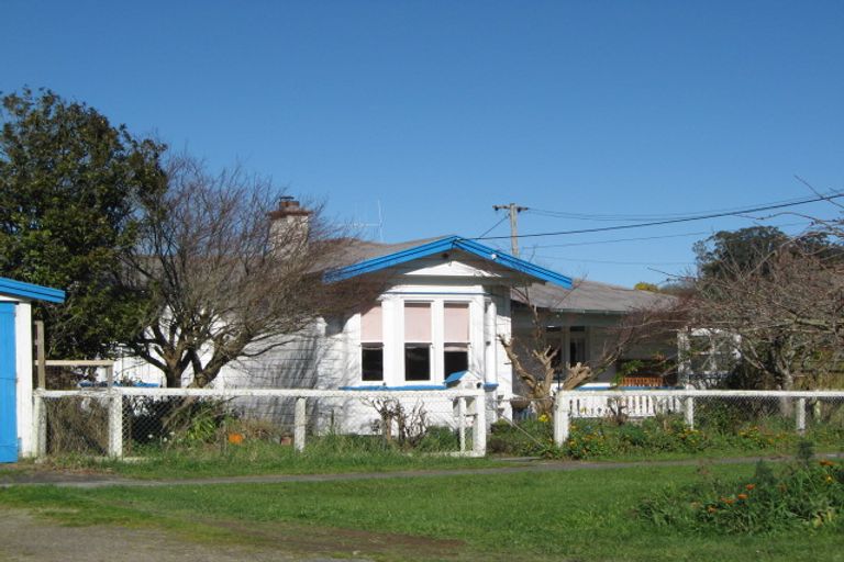 Photo of property in 10 Rangatira Road, Hunterville, 4730