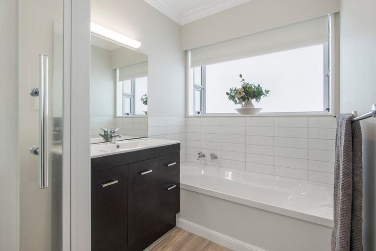 Photo of property in 56 Links View Drive, Omokoroa, 3114