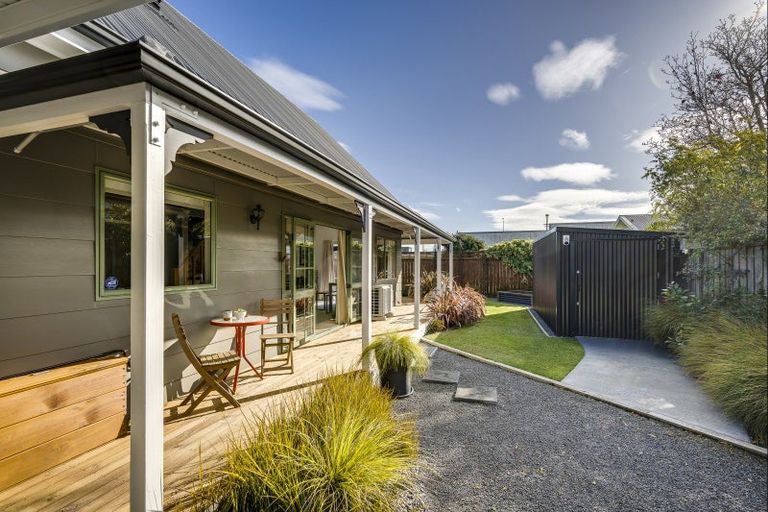 Photo of property in 205b Grove Road, Mayfair, Hastings, 4122