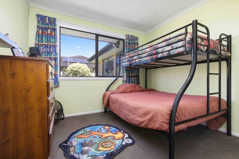 Photo of property in 41 Breaker Grove, Waiuku, 2123