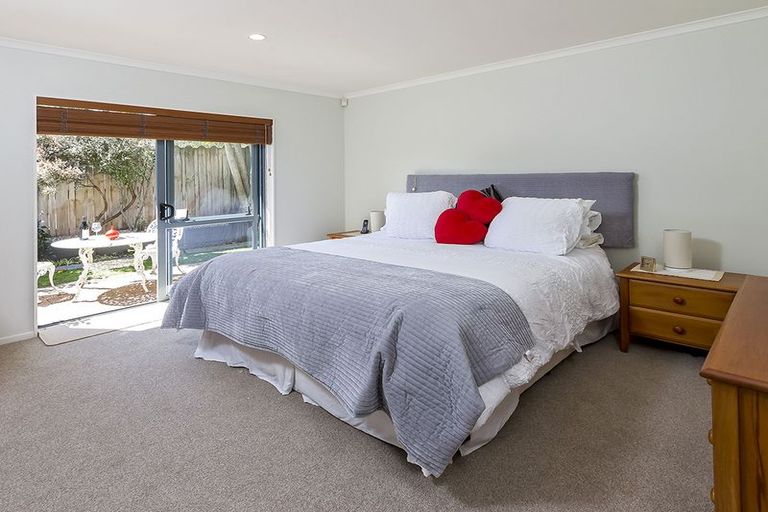 Photo of property in 7 Nad Place, East Tamaki Heights, Auckland, 2016