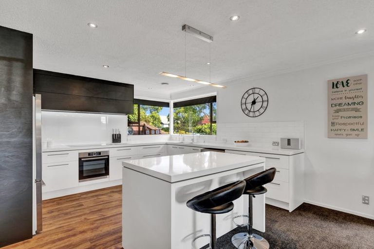 Photo of property in 14 Creese Place, Redwood, Christchurch, 8051