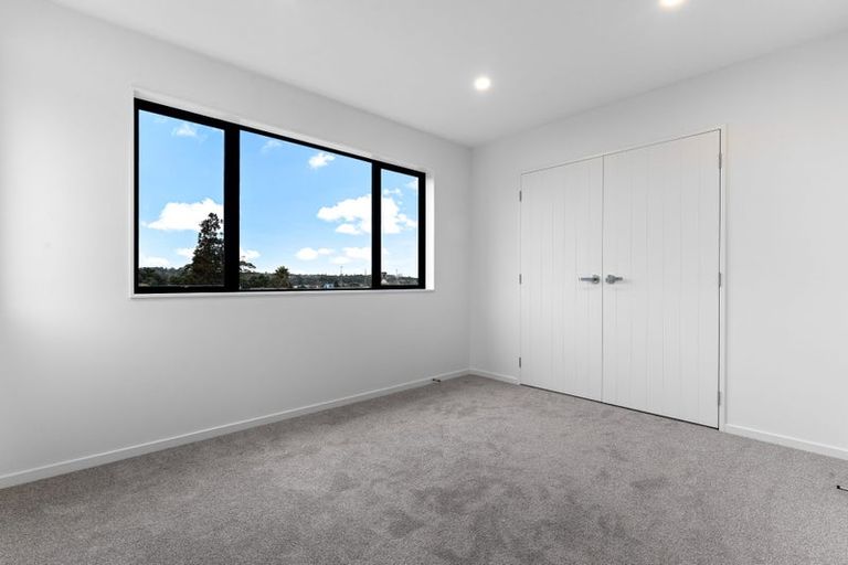Photo of property in 5/1 Kahikatea Place, Ranui, 0612