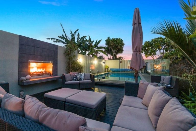 Photo of property in 8 Murray Road, Te Atatu Peninsula, Auckland, 0610