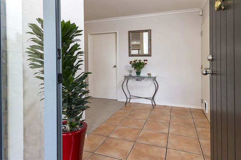Photo of property in 7 Nad Place, East Tamaki Heights, Auckland, 2016