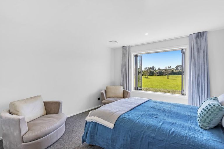 Photo of property in 1037 State Highway 1, Te Horo, Otaki, 5581