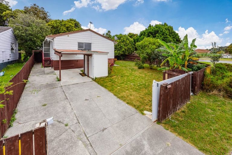 Photo of property in 2/60 Moncrieff Avenue, Clendon Park, Auckland, 2103