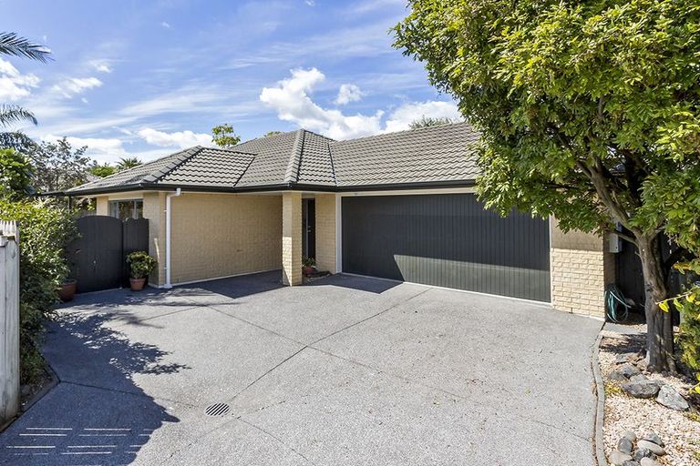 Photo of property in 7 Nad Place, East Tamaki Heights, Auckland, 2016