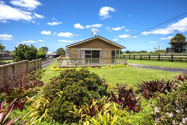Photo of property in 16 Lake Ora Road, Te Kamo, Whangarei, 0112